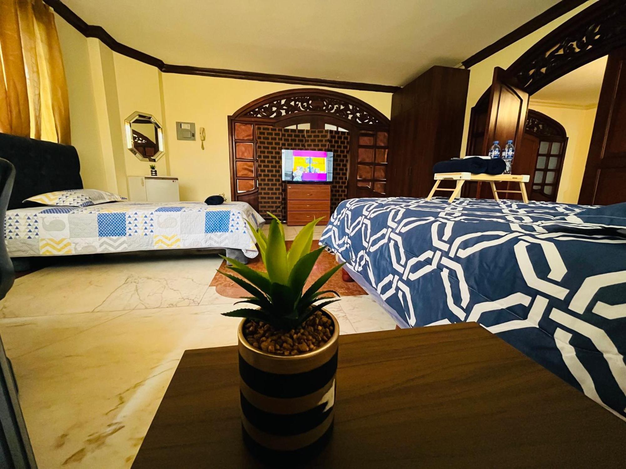 Mega Suite Junto Al San Marino Shopping Guayaquil Exterior photo